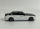 BMW i7 xDrive60 Alpine White Black Sapphire LHD 1:64 Mini GT MGT00959L