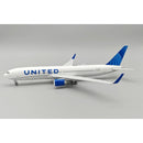 United 767-300 N671UA With Stand 1:200 Inflight200 IF763UA0425