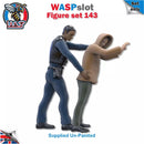 Trackside Unpainted Figures Scenery Display 2 x Cop and Robber Set 143 New 1:32 Scale Wasp
