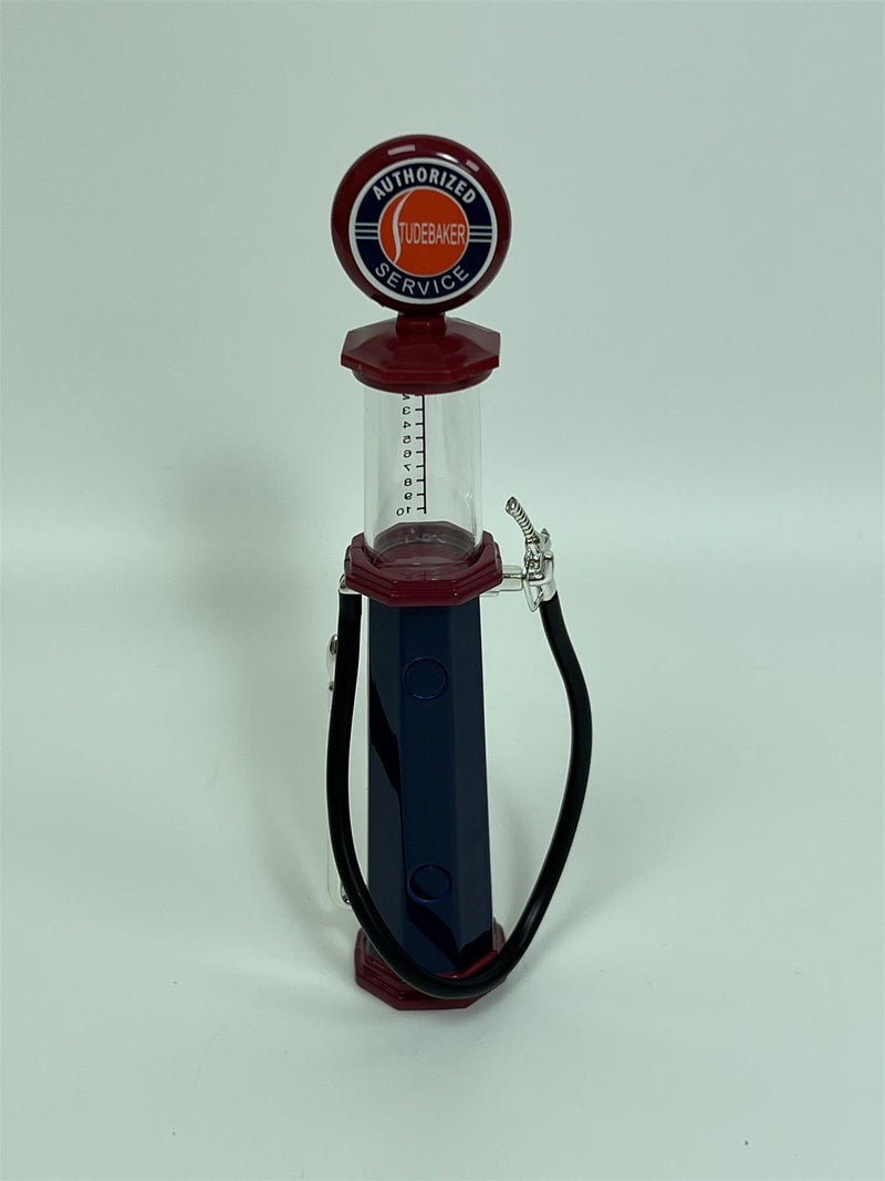 Gas Pump Replica Studebaker Style B 1:18 Road Signature Collection 98652