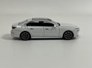 BMW i7 xDrive60 Mineral White RHD 1:64 Mini GT MGT00819R
