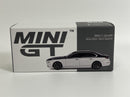 BMW i7 xDrive60 Alpine White Black Sapphire RHD 1:64 Mini GT MGT00959R