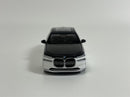 BMW i7 xDrive60 Alpine White Black Sapphire LHD 1:64 Mini GT MGT00959L