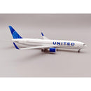United 767-300 N671UA With Stand 1:200 Inflight200 IF763UA0425