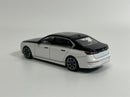 BMW i7 xDrive60 Alpine White Black Sapphire LHD 1:64 Mini GT MGT00959L
