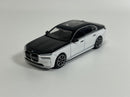 BMW i7 xDrive60 Alpine White Black Sapphire LHD 1:64 Mini GT MGT00959L