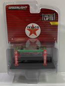 texaco four post lift series 2 1:64 scale greenlight 16120b
