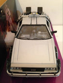 back to the future 1 delorean 1:24 scale welly 22443w new