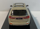 bmw x7 sunstone 1:64 scale paragon 55196l