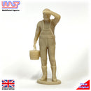 1:32 scale gardening figures man holding bucket gf5 wasp
