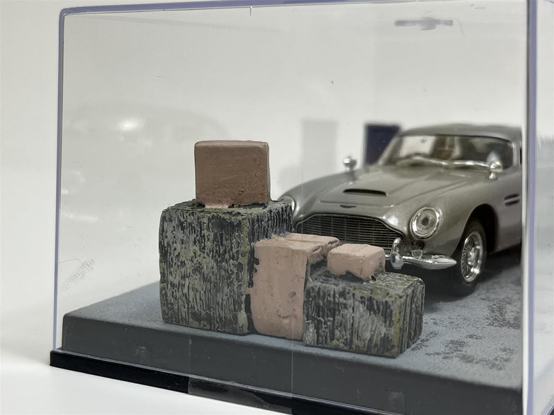 James Bond 007 Goldfinger Aston Martin DB5 Silver 1:43 Eaglemoss GF2