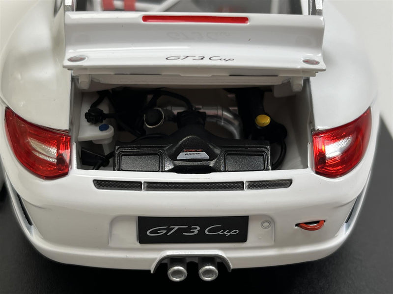Porsche 911 GT3 CUP White 1:18 Scale Welly 18033w