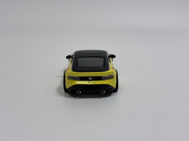 Nssan Z LB Nation Works Ikazuchi Yellow RHD 1:64 Mini GT MGT00826R