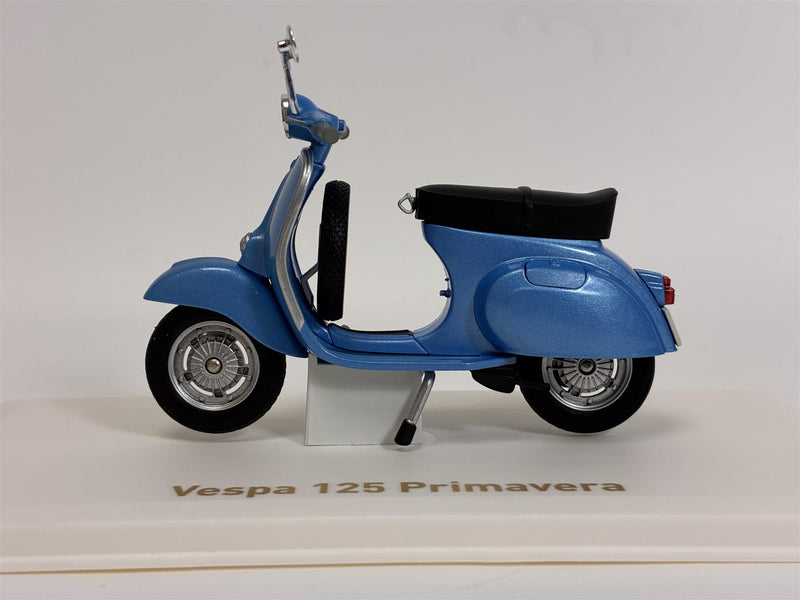 Vespa 125 Primavera Blue Metallic 1:18 Scale Norev 182100