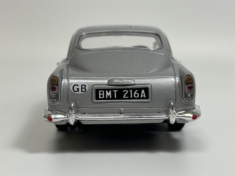 James Bond 007 Goldfinger Aston Martin DB5 Grey Metallic 1:24 Scale Motor Max 79857