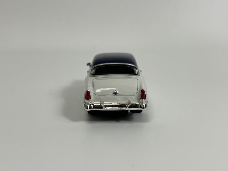 Lincoln Capri 1954 Artic White Atlantic Blue LHD 1:64 Mini GT MGT00631L