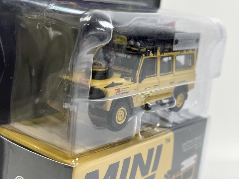 Land Rover Defender 110 1989 Camel Trophy Amazon Team Turkey LHD 1:64 MGT00856 BL