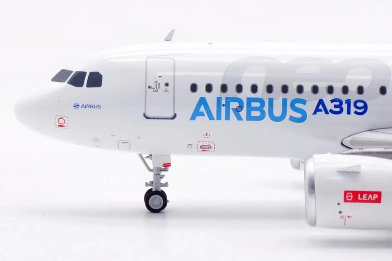 Airbus A319-151N D-AVWA With Stand 1:200 Scale Inflight200 IF319HNEO