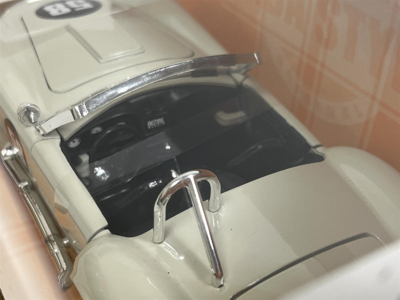 Shelby Cobra 427 S/C 1965 Cream Big Time Muscle 1:24 Scale Jada 31864