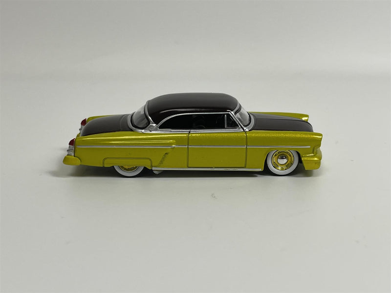 Lincoln Capri Hot Rod 1954 Lime Yellow LHD 1:64 Scale Mini GT MGT00794L