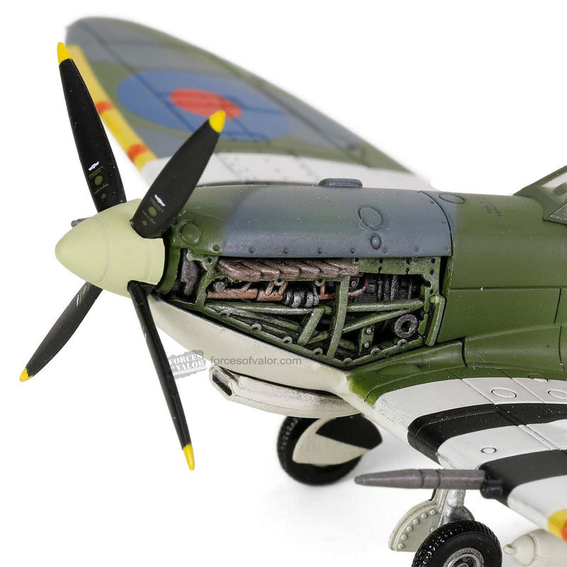 Supermarine Spitfire MK.IX RAF Normandy 1944 1:72 Scale Forces of Valor  812005C