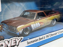 Looney Tunes Tasmanian Devil Figure and 1967 Chevrolet El Camino 1:24 Jada 253255072