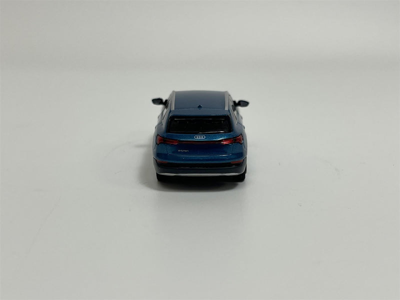 Audi e tron 2020 Blue Metallic 1:87 Minichamps 870018220