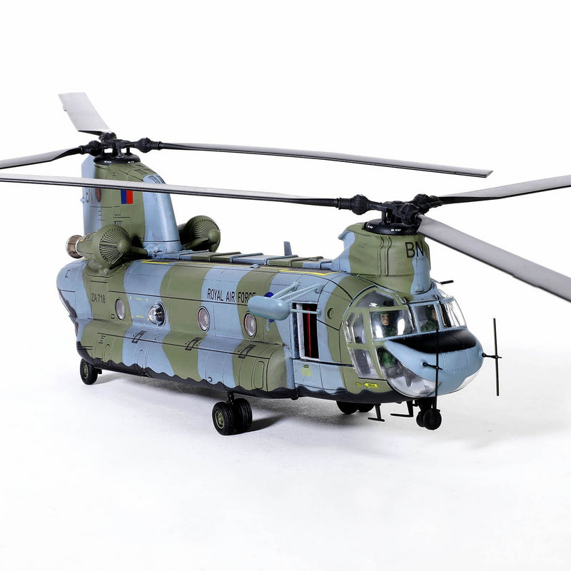 Chinnook HC-1 MK 1 RAF 18 Squadron Odiham UK 1:72 Scale Forces of Valor 821004C