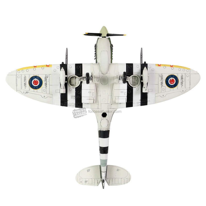 Supermarine Spitfire MK.IX RAF Normandy 1944 1:72 Scale Forces of Valor  812005C