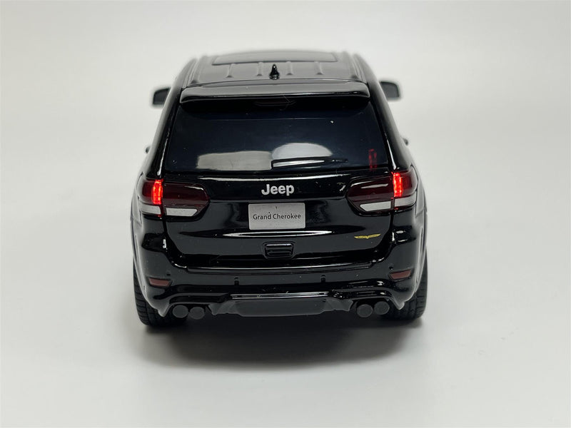 Jeep Grand Cherokee Black Light & Sound LHD 1:32 Scale Tayumo 32170010