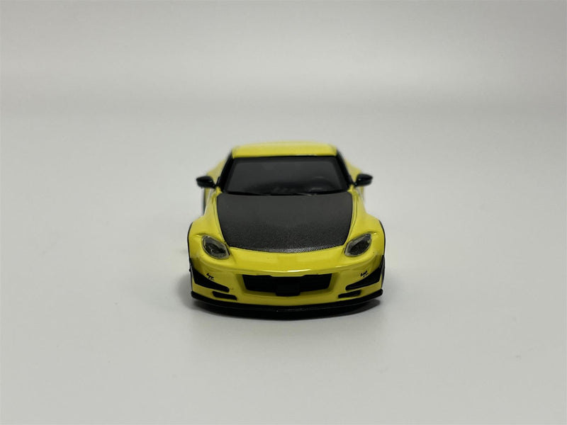 Nissan Z Pandem Ikazuchi Yellow LHD 1:64 Mini GT MGT00752L