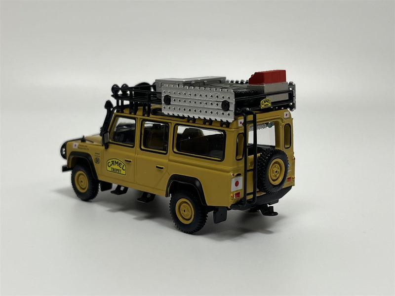 Land Rover Defender 110 1989 Camel Trophy Amazon Team Japan 1:64 Mini GT MGT00751R