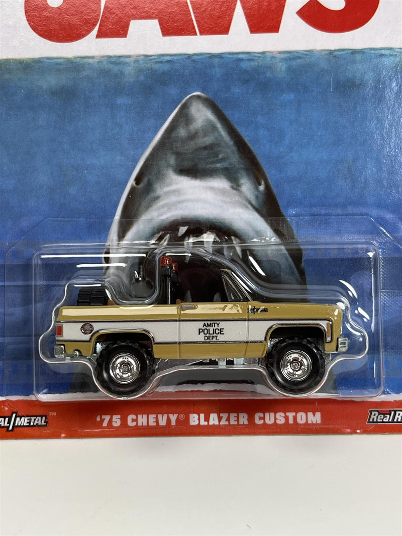 Jaws 1975 Chevy Blazer Custom 1:64 Scale Hot Wheels Real Riders HKC24