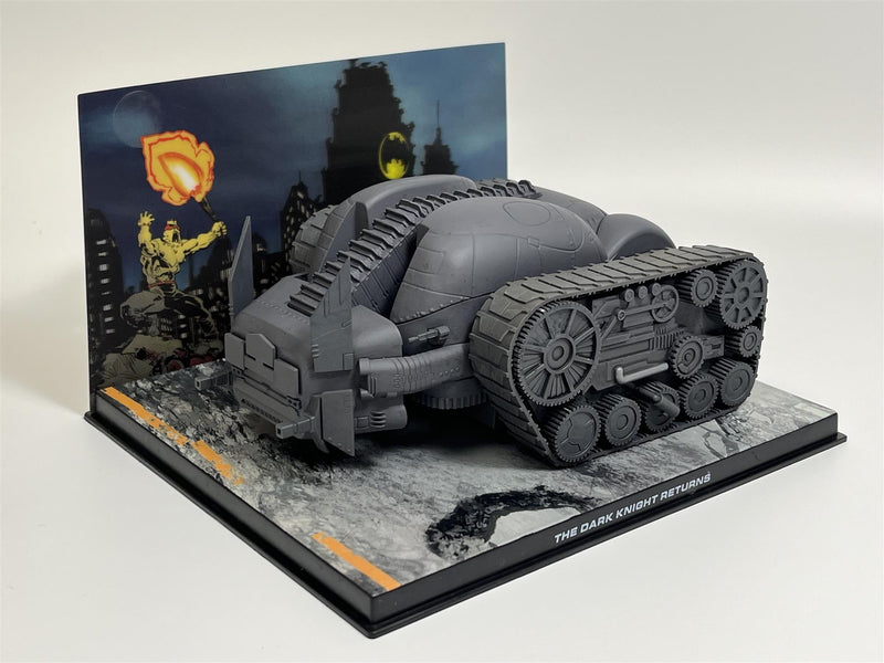 The Dark Knight Returns Tank 1:43 Scale Magazine BAT Tank