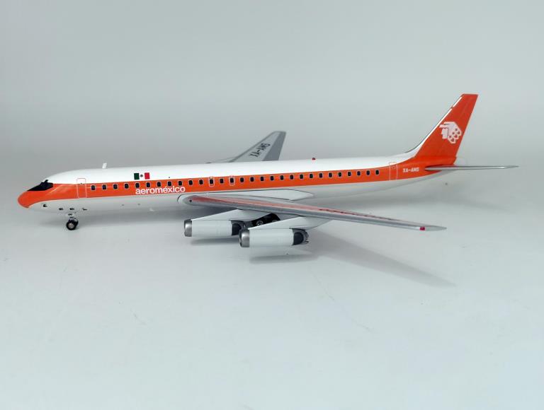 Aeromexico DC-8-62 XA-AMS With Stand 1:200 Inflight200 IF862AM1122