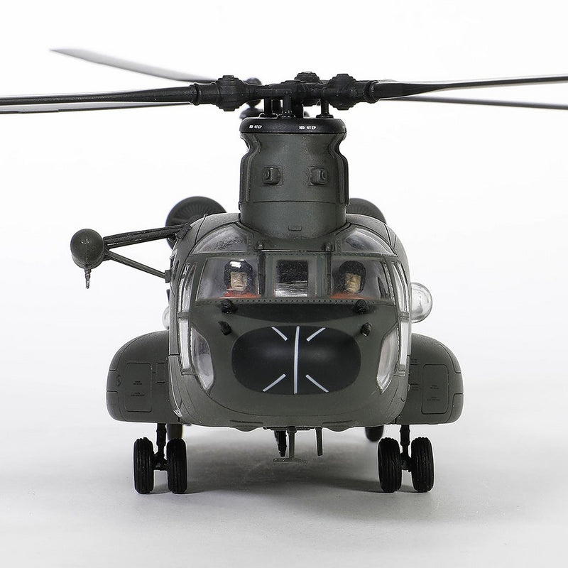 ROC Boeing Chinook CH-47SD No.7302 1:72 Scale Forces of Valor 821005B-1