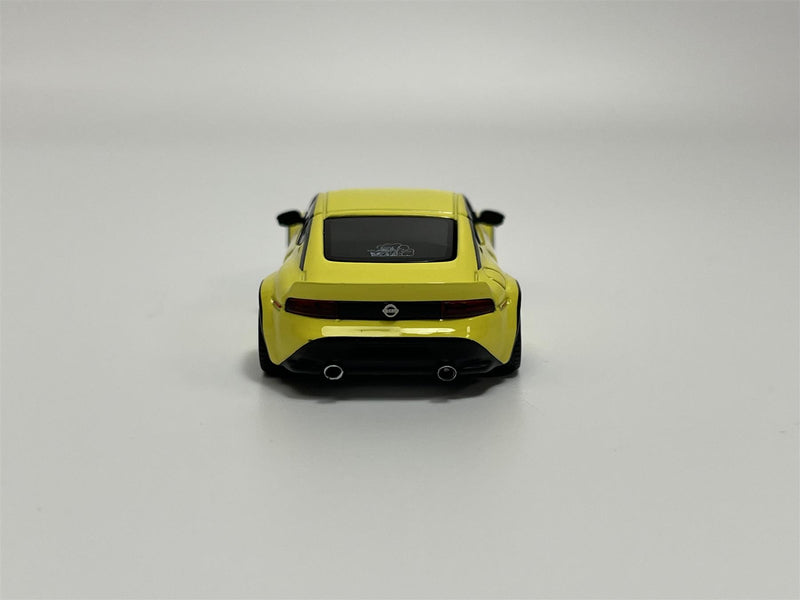 Nissan Z Pandem Ikazuchi Yellow LHD 1:64 Mini GT MGT00752L