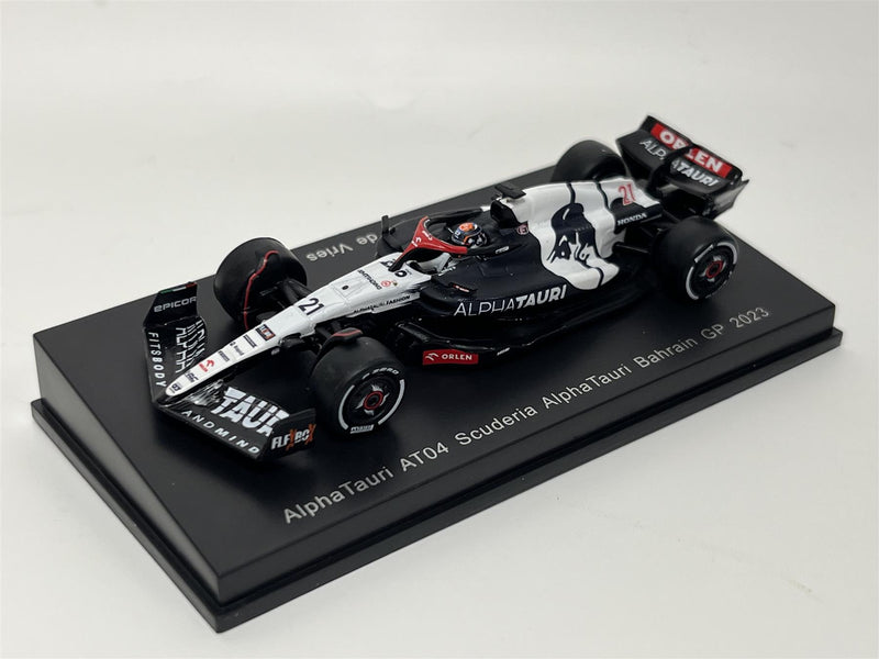 Nyck de Vries Alpha Tauri AT04 Scuderia AlphaTauri Bahrain GP 2023 1:64 Spark Y289