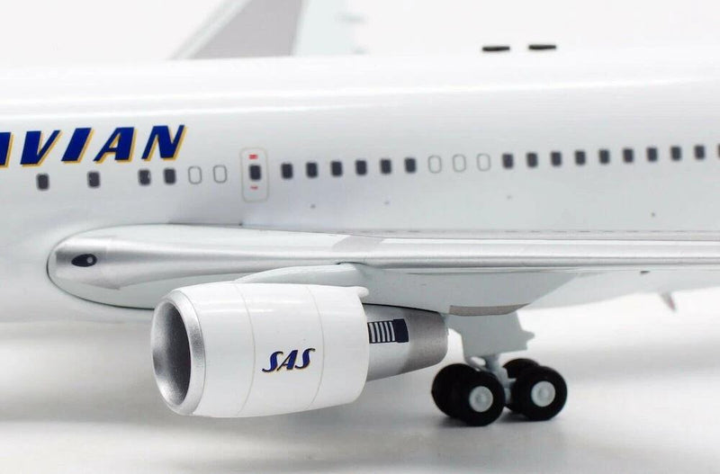 Scandinavian Airlines SAS Boeing 767-283/ER LN-RCC Stand 1:200 Inflight200 IF762SK0721