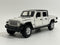Jeep Grand Cherokee White LHD Light and Sound 1:32 Scale Tayumo 32170011