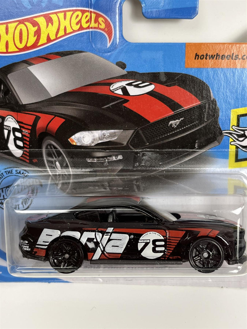 Hot Wheels 2018 Ford Mustang GT HW Speed Graphics 1:64 GHF98D521 B11