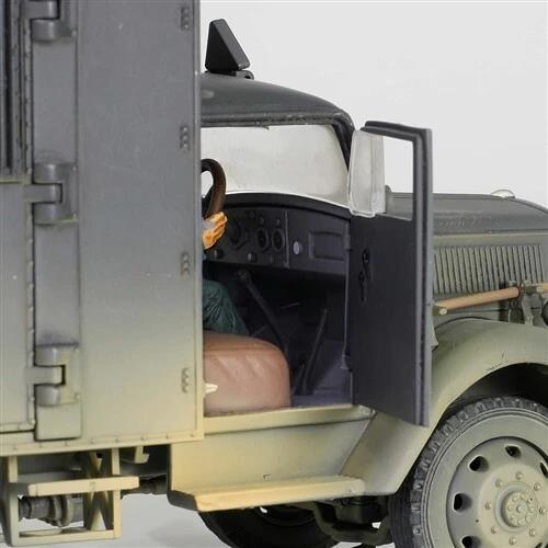 Opel Blitz KFZ 305 Ambulance RAL7021 Dunkelgrau 1:32 Forces of Valor 801101B
