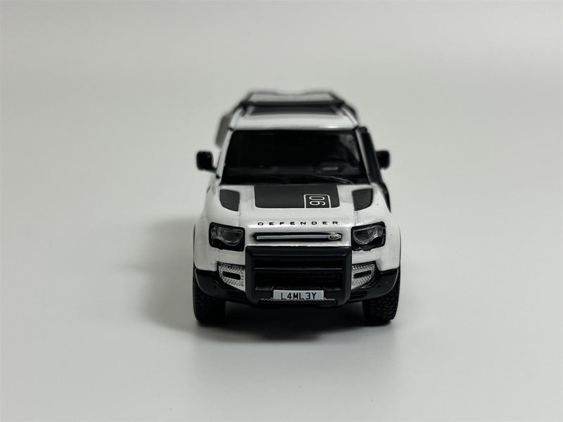 Land Rover Defender 90 White Metallic 1:64 Scale Tarmac Works T64G019WH