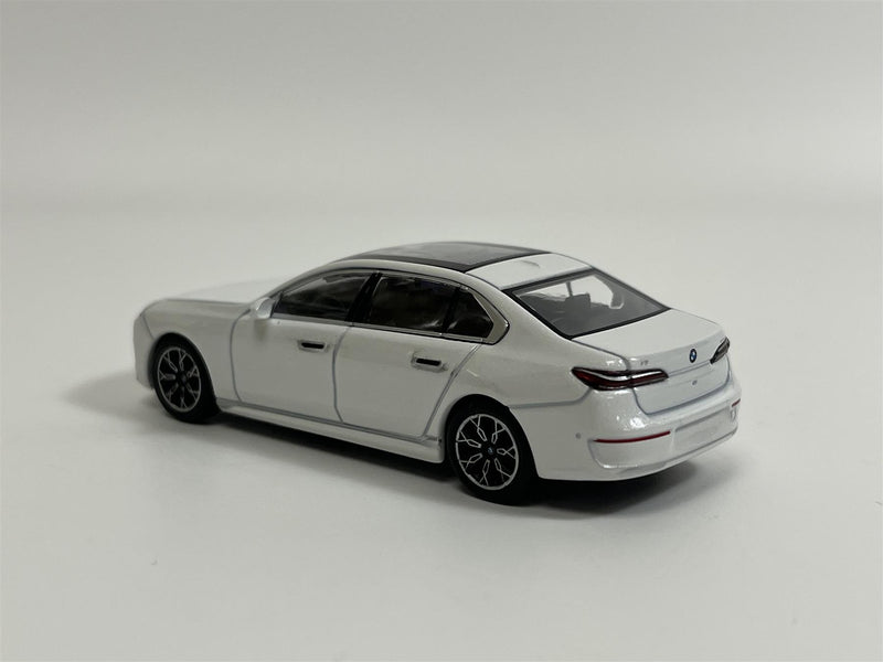 BMW I7 xDrive60 Mineral White LHD 1:64 Mini GT MGT00819L