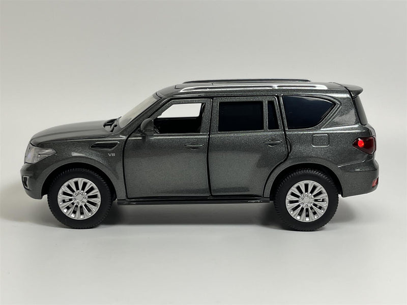 Nissan Patrol Y62 Grey LHD 1:32 Scale Tayumo 32115015