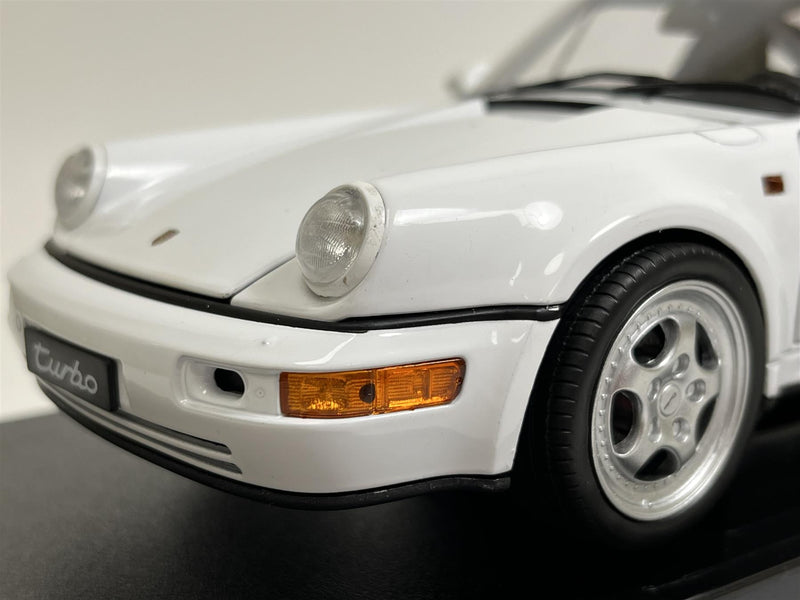 2009 Porsche 964 Turbo White 1:18 Scale Welly 18026w