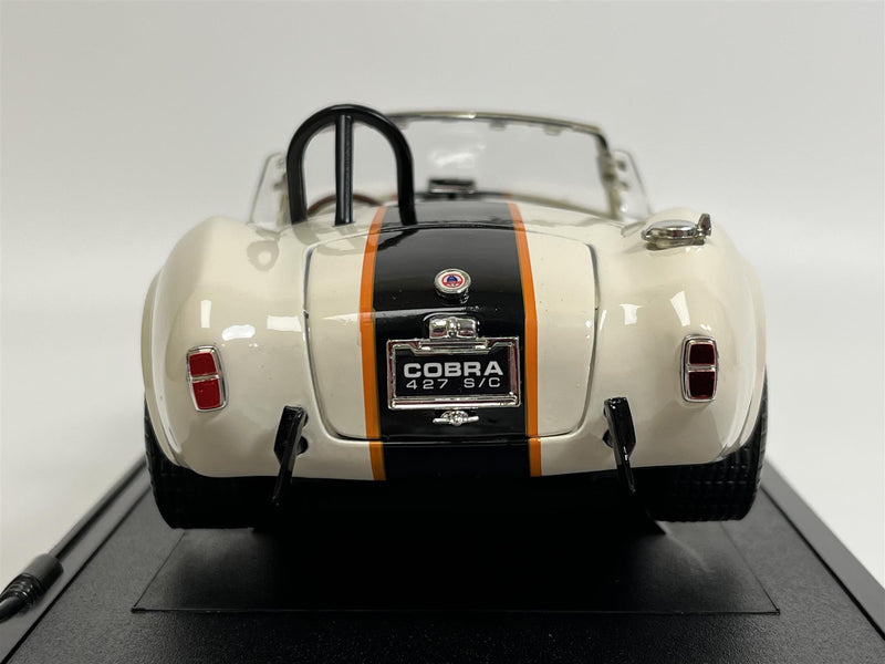 1964 Shelby Cobra 427 SC Cream With Black Stripes 1:18 Road Signature Collection 92058cr