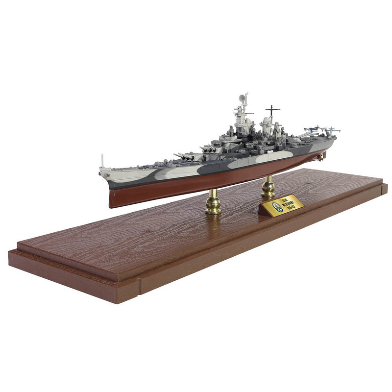 Iowa Class Battleship USS Missouri BB-63 Full Hull Series 1:700 Forces of Valor 861131B