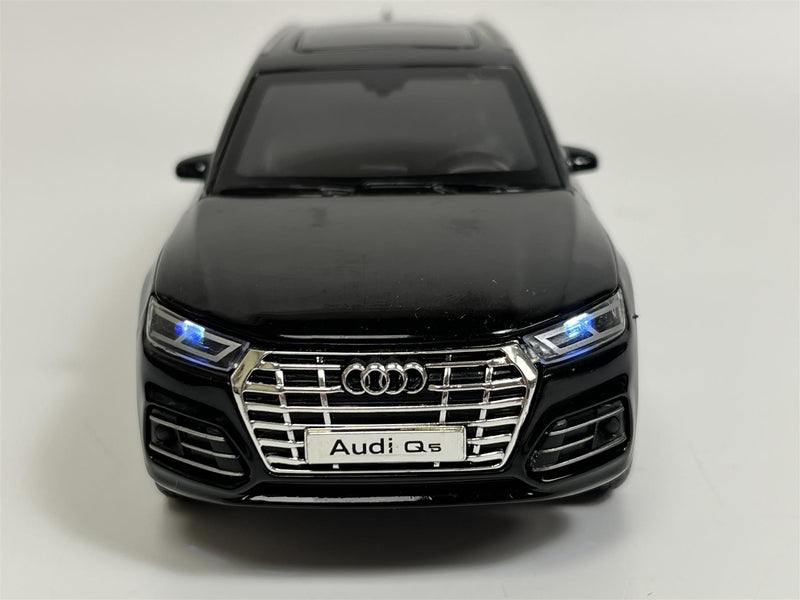 Audi Q5 Black LHD Light and Sound 1:32 Scale Tayumo 32140022