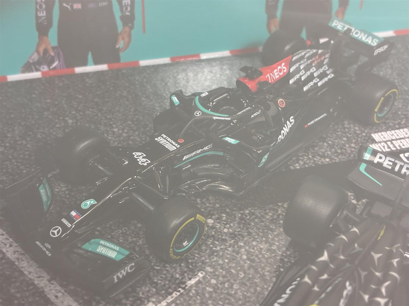 Mercedes AMG Petronas F1 4 Car Set Hamilton #44 Russell #63 1:43 Scale Bburago 38093